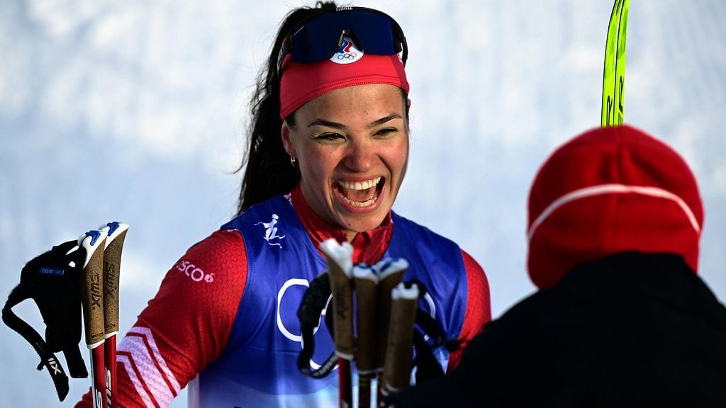 Veronika Stepanova juhli viestin olympiakultaa Pekingissä viime helmikuussa.