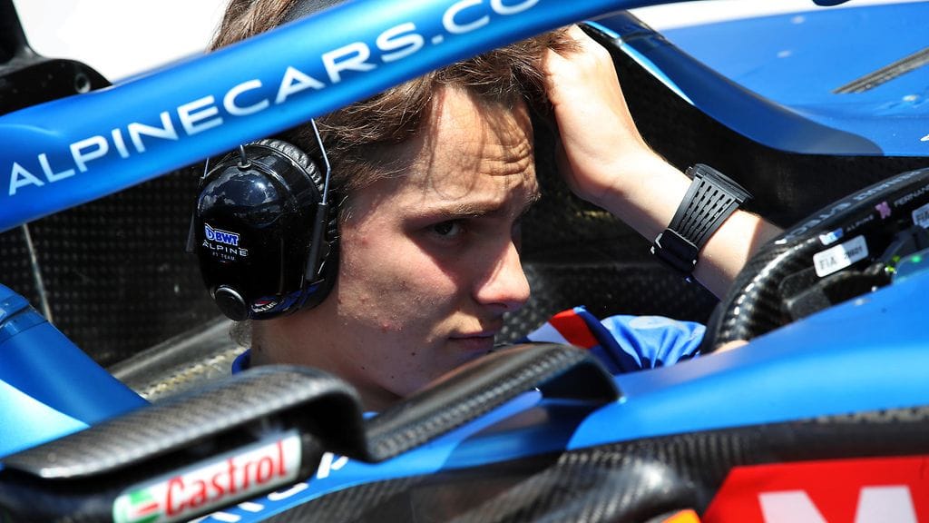 Oscar Piastrin työt Alpinen tehtaalla ovat jatkuneet normaalisti sopimusriidasta huolimatta.