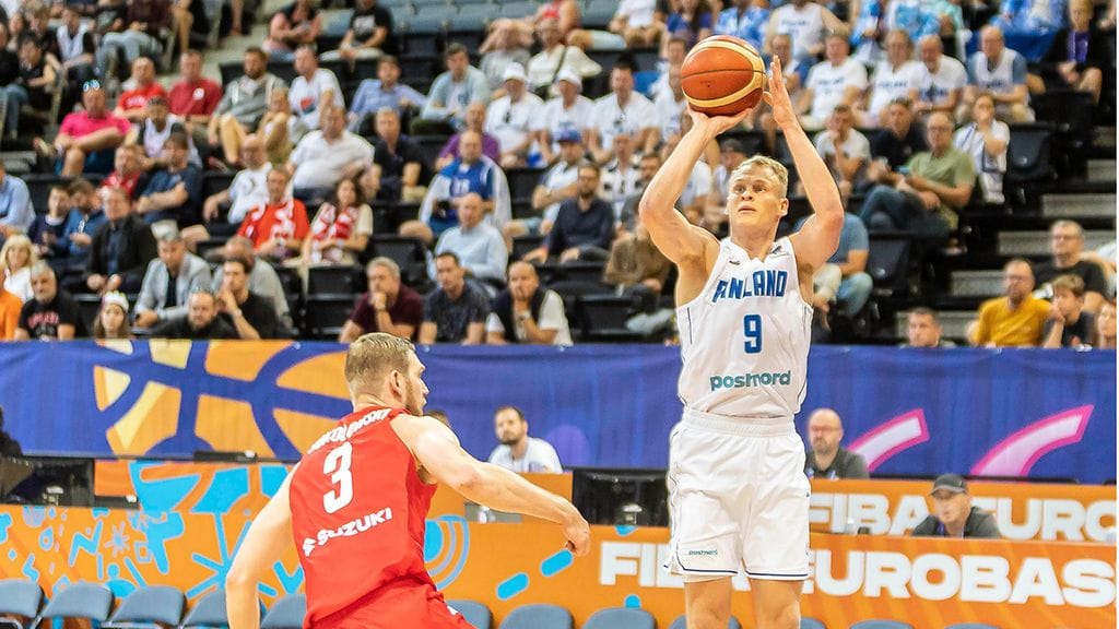 Sasu Salin palasi tasolleen heikon Israel-ottelun jälkeen.