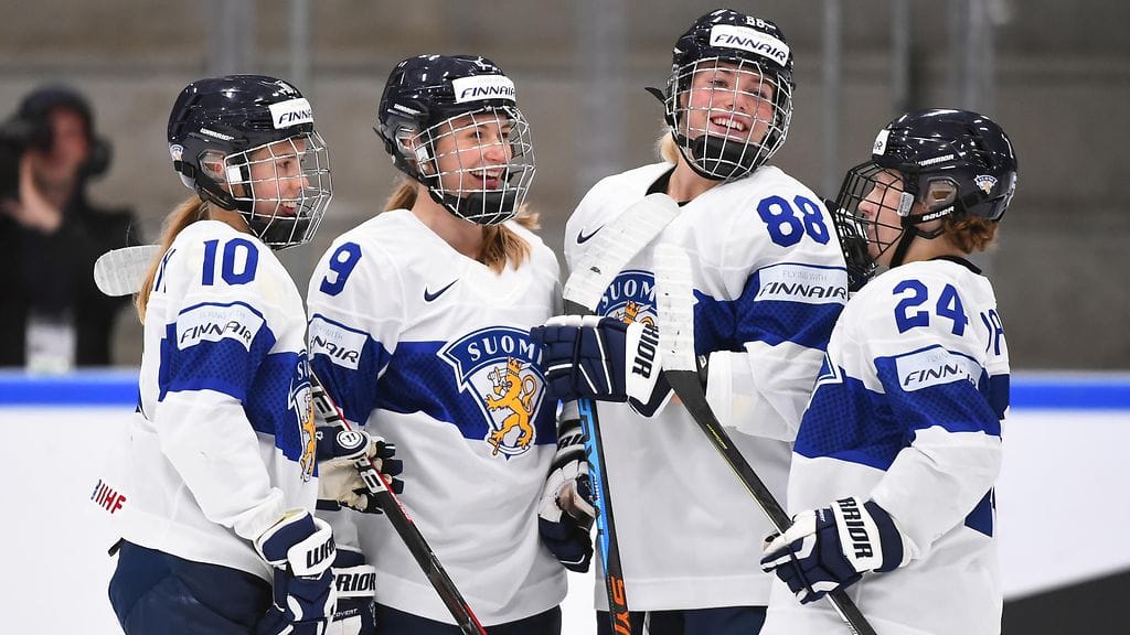 Naisleijonien Ronja Savolainen (88) on sivussa Japania vastaan.