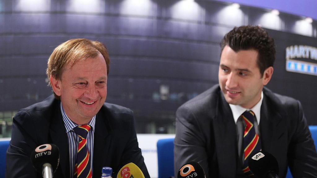 Harry Harkimo ja Roman Rotenberg ilmoittivat Jokerien siirtymisestä KHL:ään lokakuussa 2013.