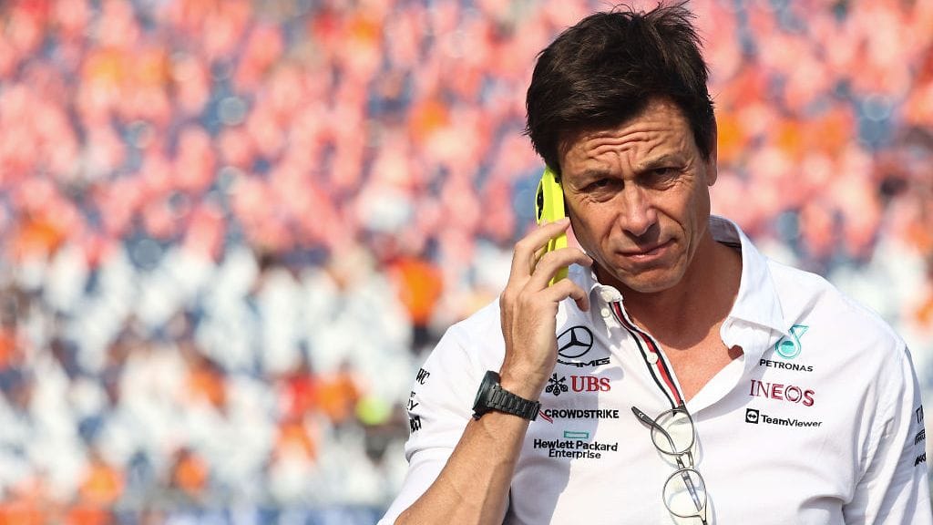 Toto Wolff puolusti Mercedeksen taktiikkaa Hollannin GP:ssä.