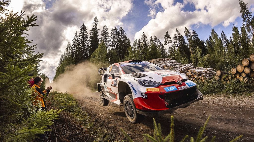 Kun Kalle Rovanperä antaa hanaa, kyyti on hurjaa.