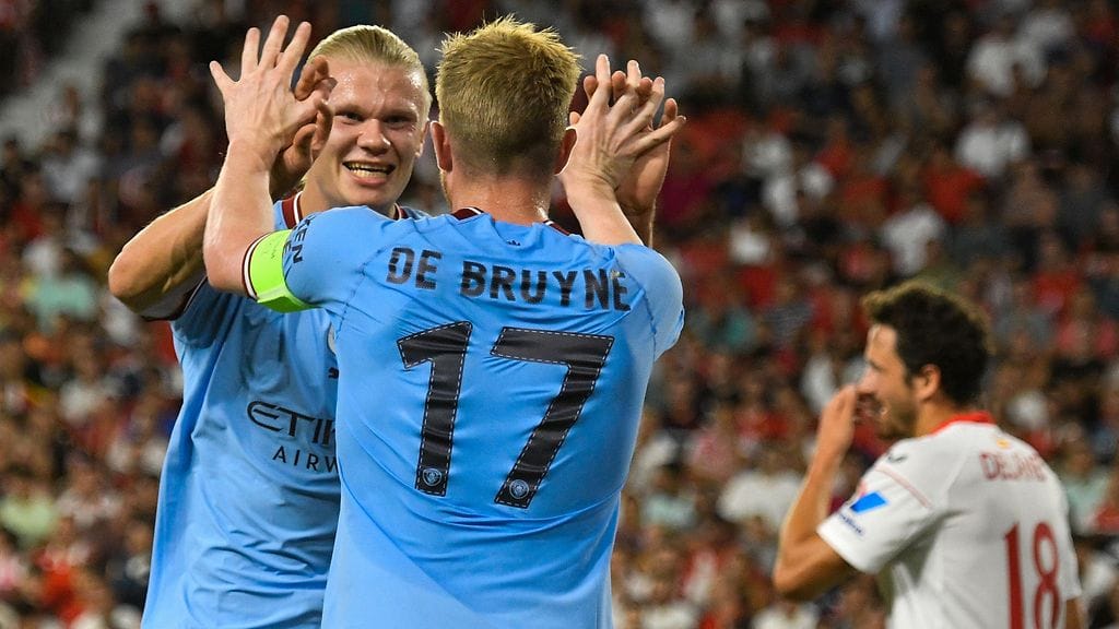 Manchester Cityn Erling Haaland iski Kevin De Bruynen keskityksestä.