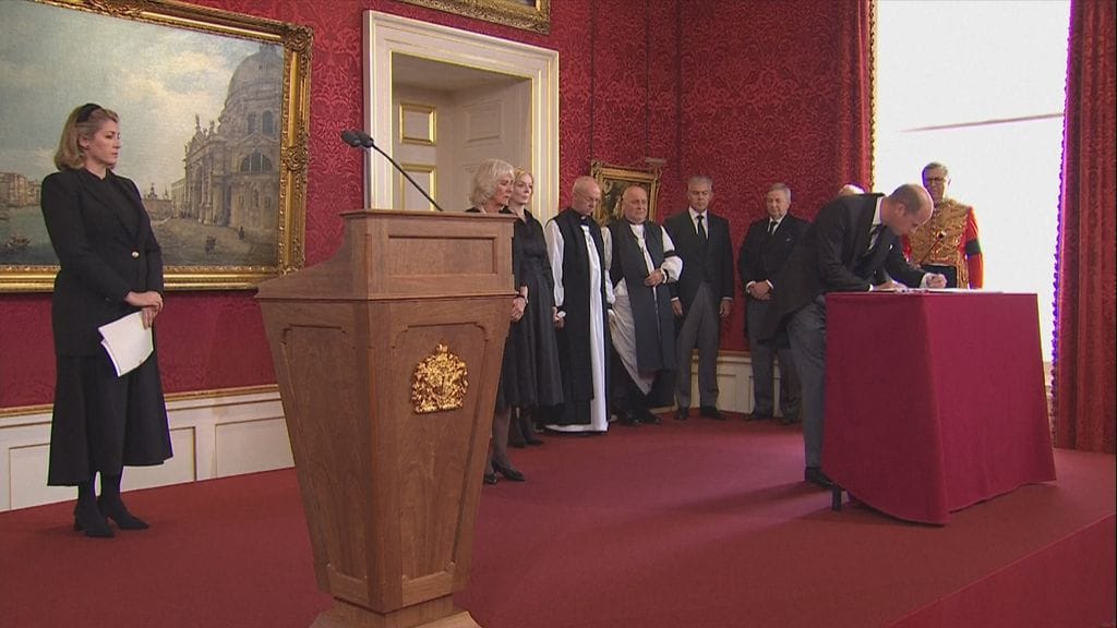 Prinssi Williams allekirjoittaa, kuninkaaksi julistaminen