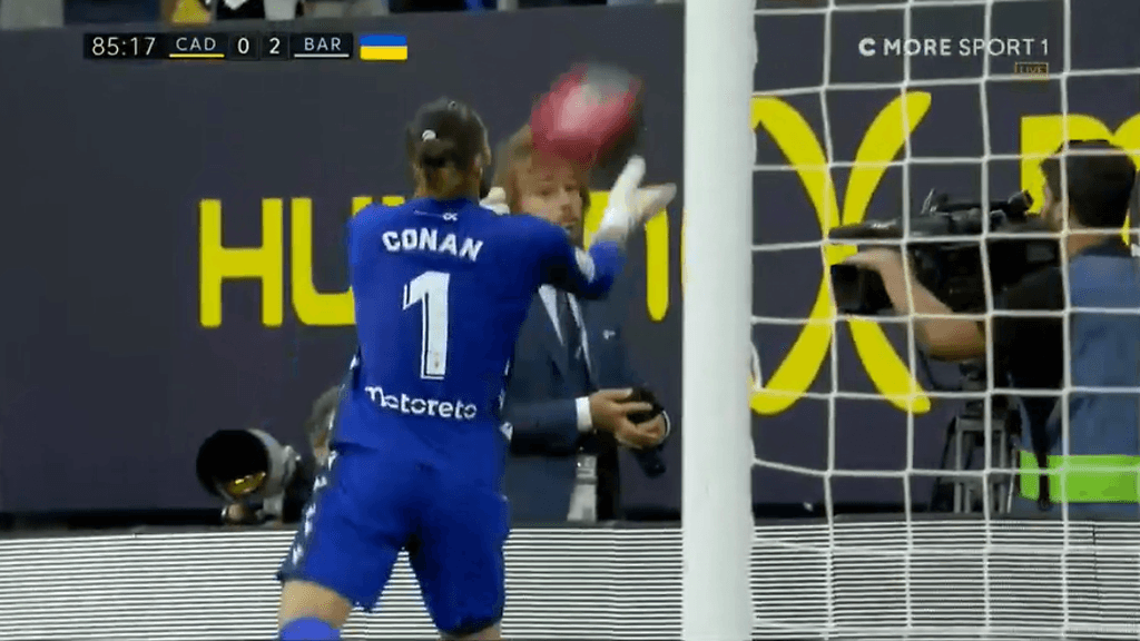 Ottelu keskeytettiin.