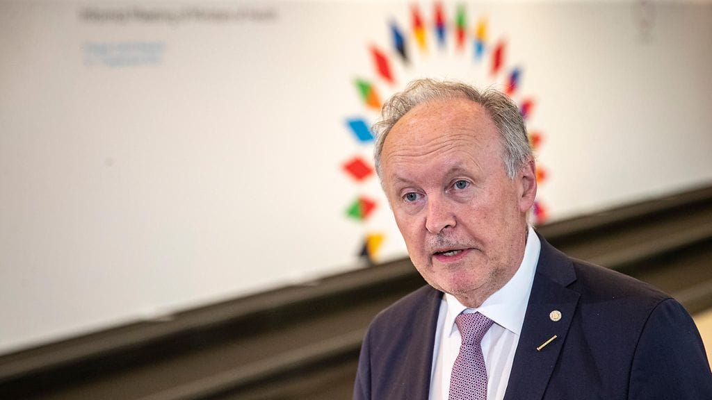 Aki Lindén (kuvassa) kritisoi somepäivityksessään Eduskunnan sosiaali- ja terveysvaliokunnan hallituspuolueiden ensimmäisen kauden kansanedustajia.