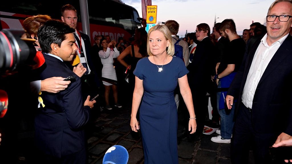 Molemmat kyselyt povasivat nykyiselle pääministeripuolueelle yli 29 prosentin äänisaalista.