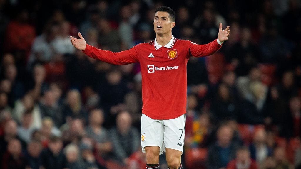 Cristiano Ronaldo aihetti kohun poseerattuaan Jordan Petersonin kanssa yhteiskuvassa.