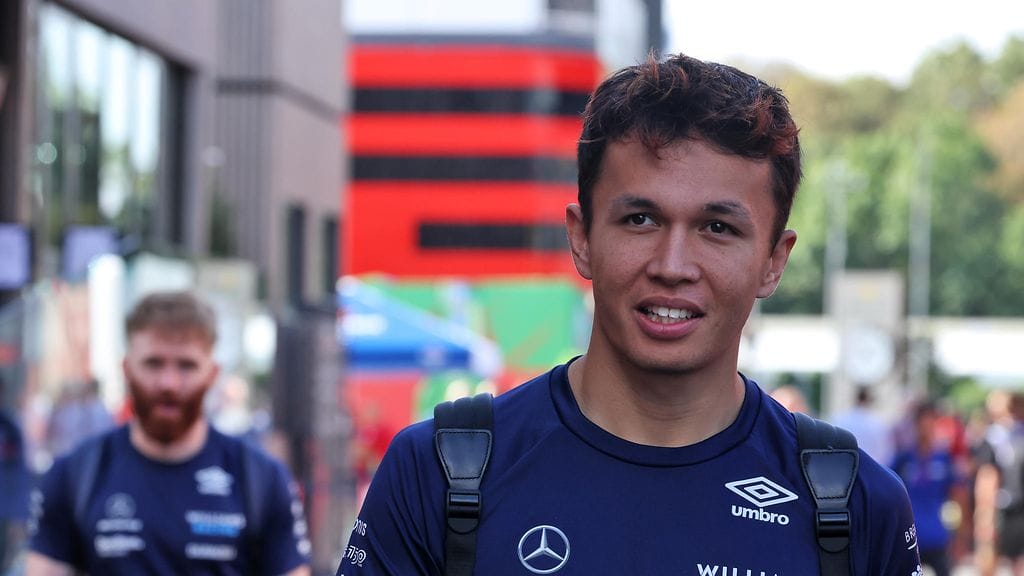 Williamsin Alexander Albon joutui umpilisäkeleikkauksen jälkeen teho-hoitoon.