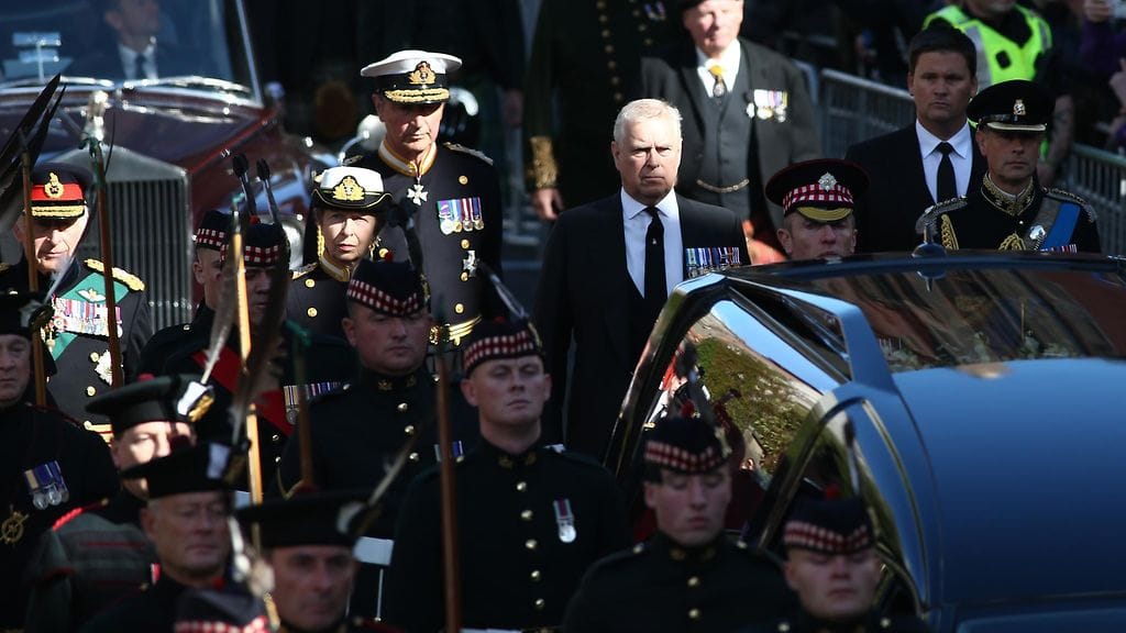 Kuningas Charles, prinsessa Anne, prinssi Andrew