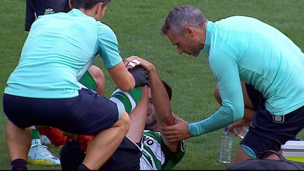 Roberto Inaciolla teki kipeää, kun pallo oli viuhunut sukukalleuksille.