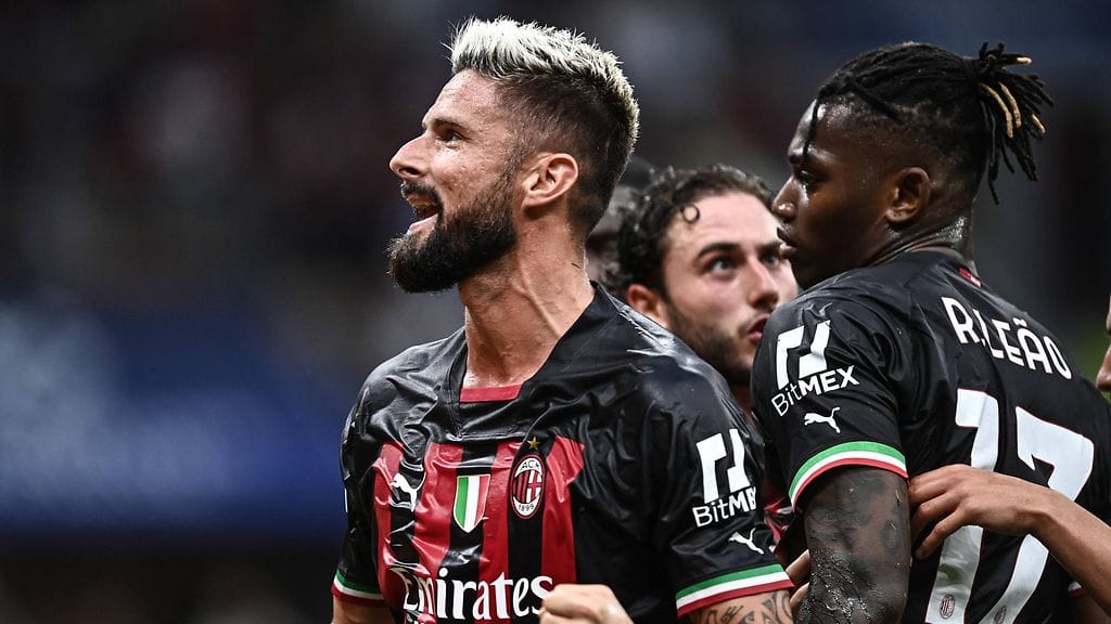 AC Milanin Olivier Giroud osui rangaistuspotkusta Dinamo Zagrebia vastaan.