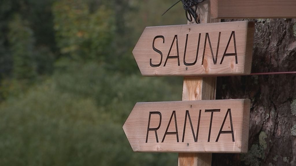 Polku Nuuksio Hotellin sauna-kyltti