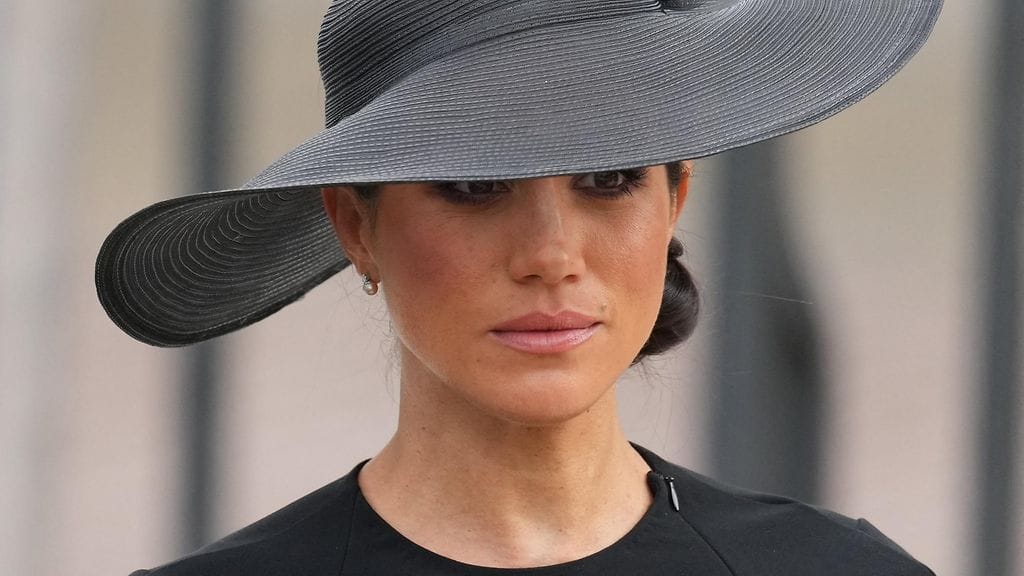 AOP meghan saapuu hautajaisiin