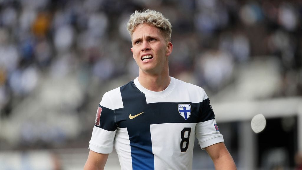 Onni Valakari on pelannut kymmenen A-maaottelua. Niissä on syntynyt yksi maali – sitäkin ikimuistoisempi Ranskan verkkoon.