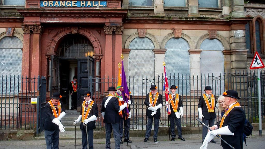Pohjois-Irlannin protestanttijärjestö Oranialaisveljeskunta juhlisti 12. heinäkuuta kuningas Vilhelm III Oranialaista, joka turvasi maan protestantteja 1600-luvulla.