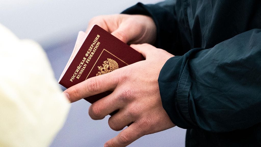 Koska Keski-Aasian tasavallat etääntyvät entisestä emämaasta Venäjästä ja niiden työllisyystilanne heikkenee, on päätös muuttaa Venäjälle tullut yhä helpommaksi.