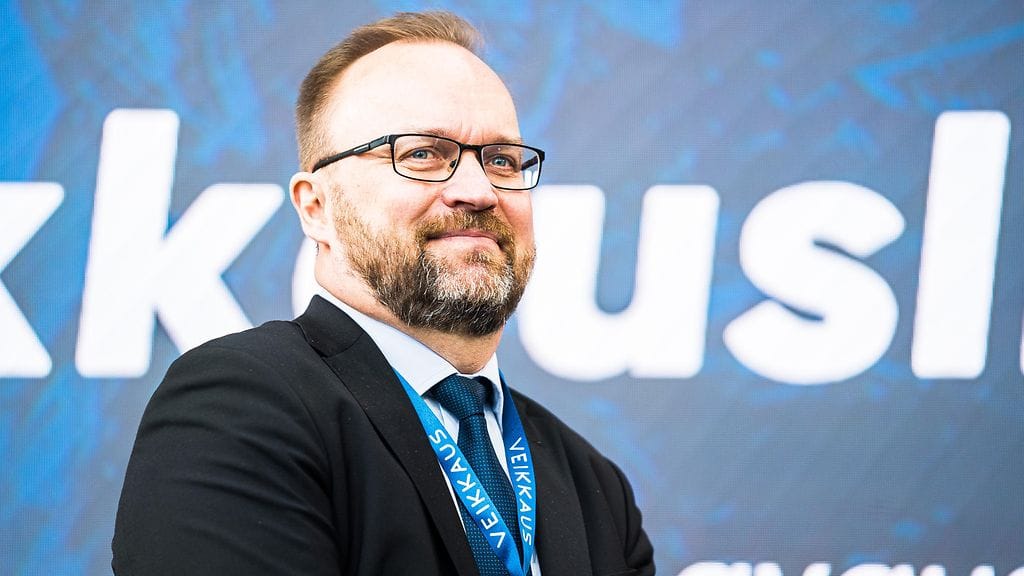 Veikkausliigan puheenjohtaja Kaarlo Kankkunen maaliskuussa 2022.