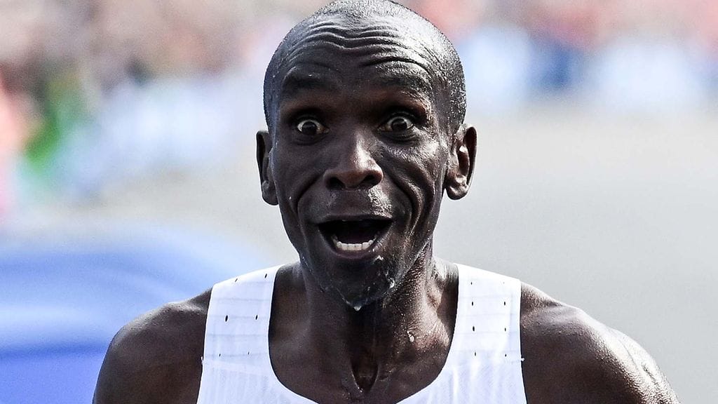 Kipchoge paransi omissa nimissään ollutta ennätystä.