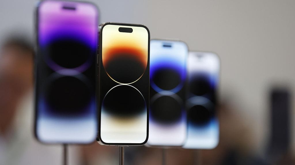 Applen uudessa iPhone 14:ssä ja 14 Prossa on toiminto, joka tarvittaessa hälyttää automaattisesti apua kolarin jälkeen.