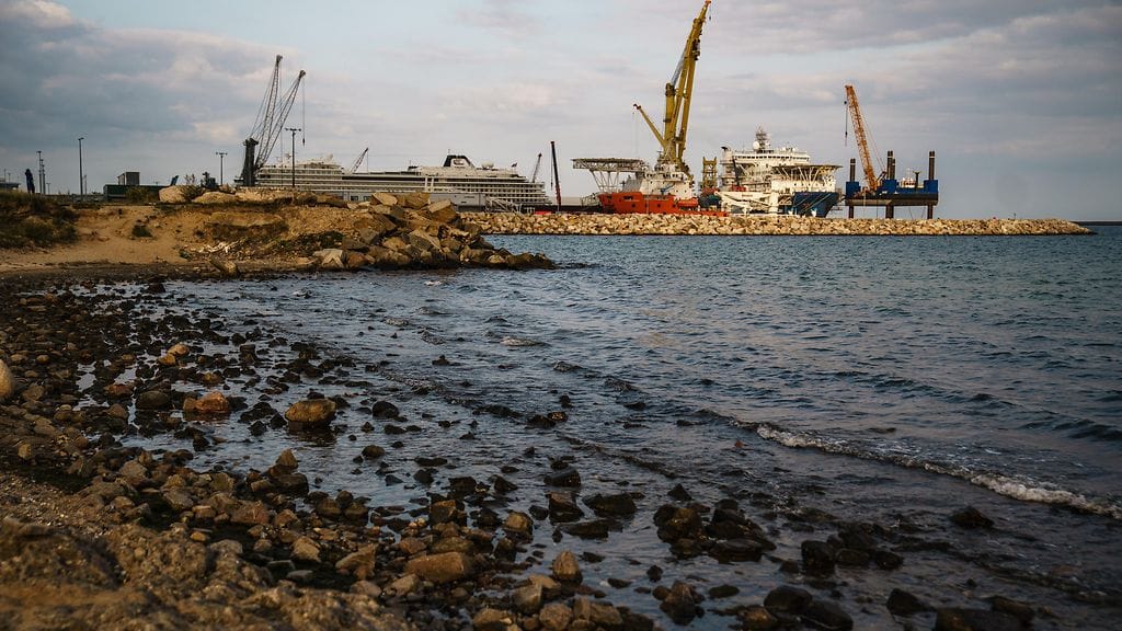 Kuva vuodelta 2020, jolloin Nord Stream 2 -kaasuputkea vedettiin Venäjältä Saksaan. Kuva Saksan päätepisteestä Sassnitzista.