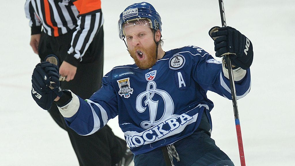 Leo Komarov juhlii KHL-mestaruutta