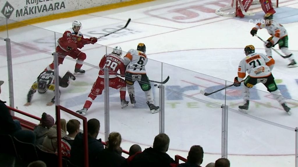 Menikö nyt oikein? Ässien Aleksi Laaksolle ulosajo erotuomarin koskemattomuuden rikkomisesta