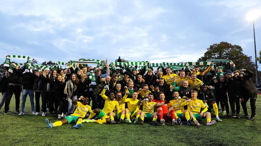 KTP juhlii nousua Veikkausliigaan.