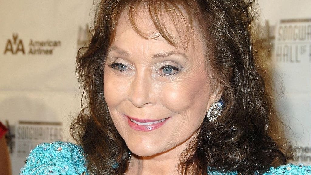 Lynnin ura ehti kestää yli kuusi vuosikymmentä, jonka saatossa hänestä tuli eräs countryn arvostetuimmista naisartisteista. Lynn oli kuollessaan 90-vuotias.