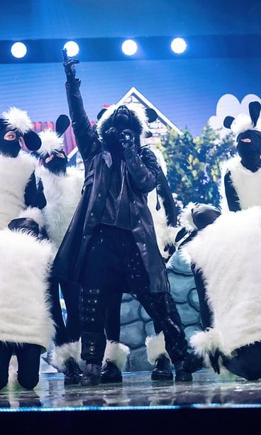 masked_singer_suomi_s4_eps5_musta-lammas_02_kuvaaja_saku_tiainen