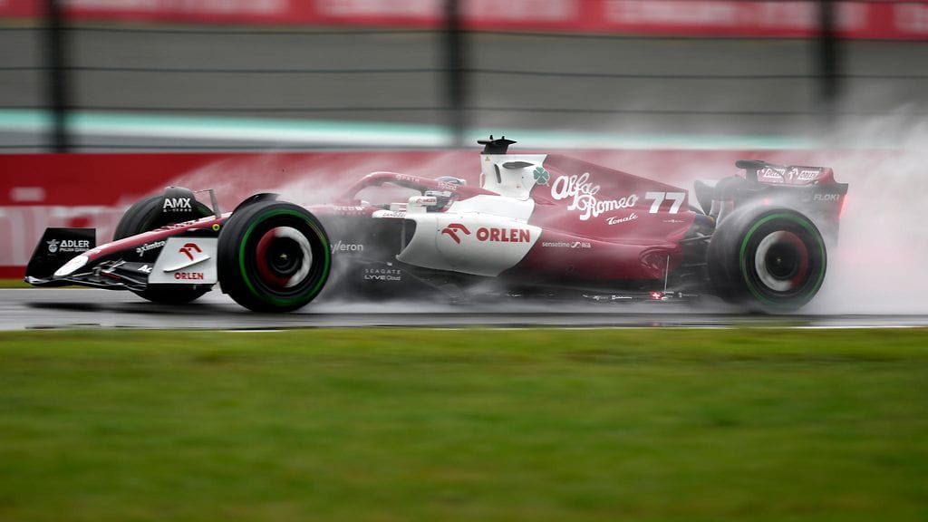 Valtteri Bottas oli hyvässä vauhdissa toisissa harjotuksissa.