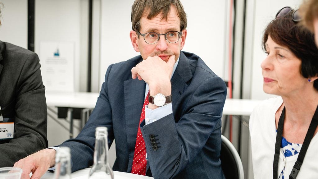 Vesa Vihriälä aop