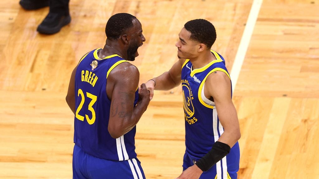Draymond Green löi Jordan Poolea kesken harjoituksien.