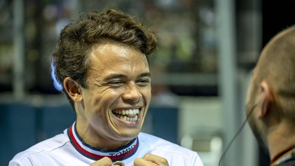 Nyck de Vries hyppää ensi kaudella AlphaTaurin rattiin.