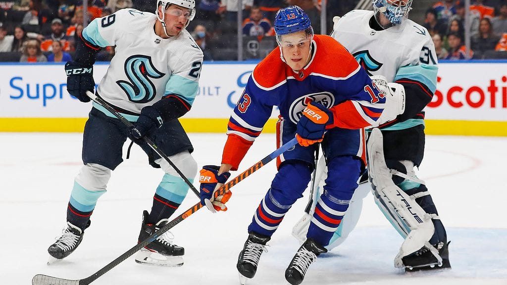 Edmonton Oilersin Jesse Puljujärvi pahanteossa Seattle Krakenin maalilla.