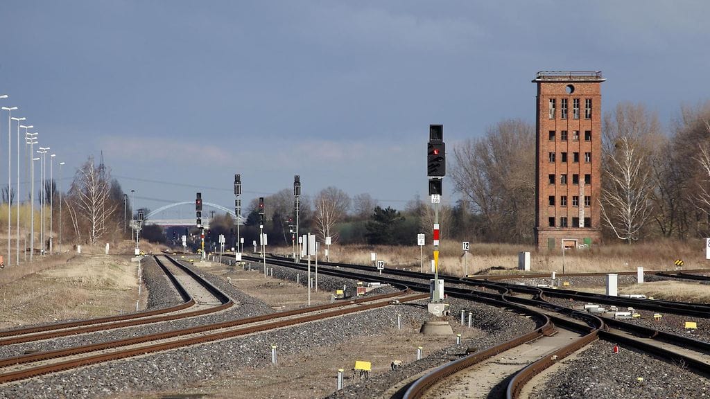Viranomaiset ovat käynnistäneet tutkinnan rautatieliikenteen katkoksesta, joka kesti lähes kolme tuntia. Kuvituskuva.