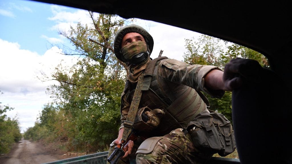 Venäläissotilas Donetskissa syyskuussa 2022.
