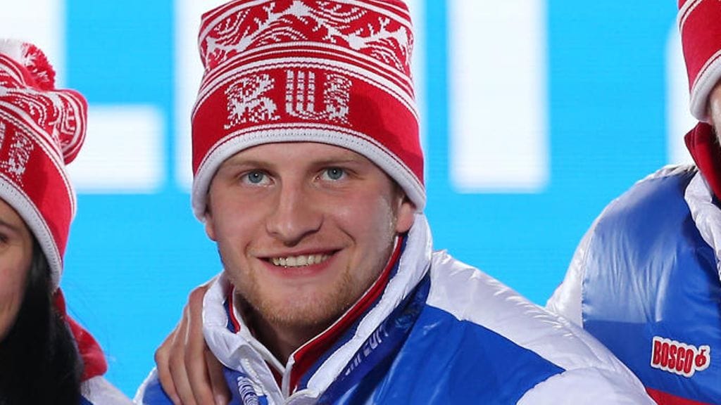 Vladislav Antonov on kelkkailun maailmanmestari ja olympiamitalisti. Kuva Sotshin kisoista 2014.