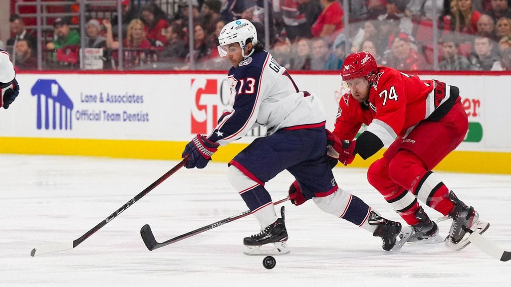 Johnny Gaudreau Carolina-ottelussa.