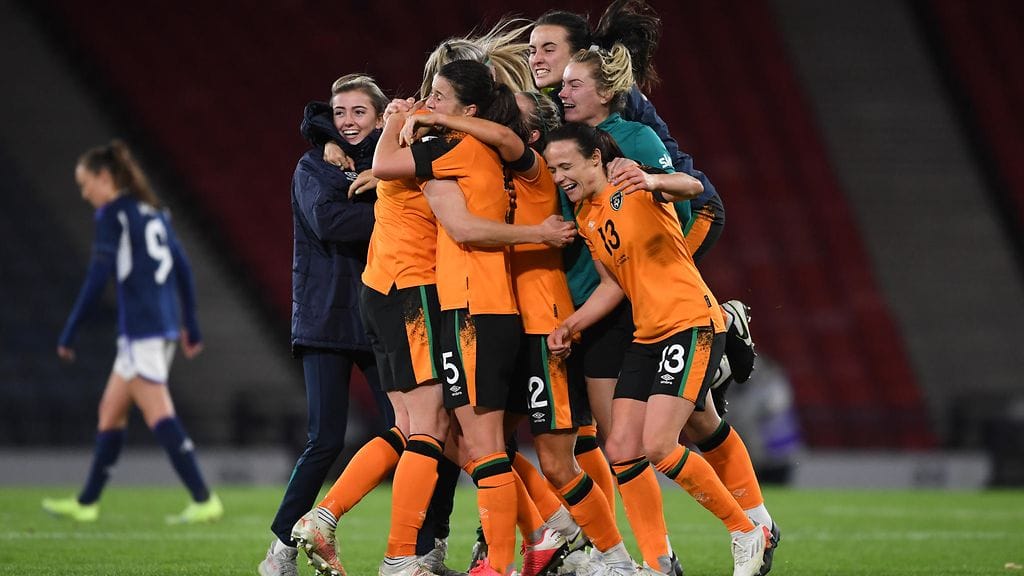 Irlanti eteni ensimmäistä kertaa jalkapallon naisten MM-kilpailuihin.