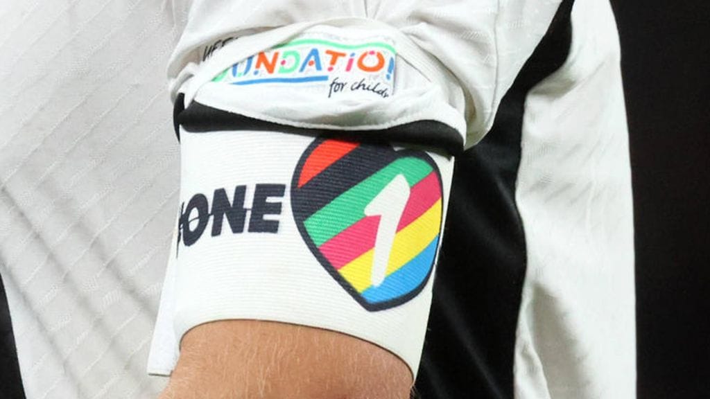 Englanti ja useat muut maat aikovat käyttää "One Love" -nauhoja huolimatta siitä, millaisen päätöksen Fifa tekee.