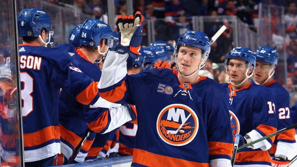 Robin Salo teki kaksi maalia la-su-yön NHL-kierroksella.