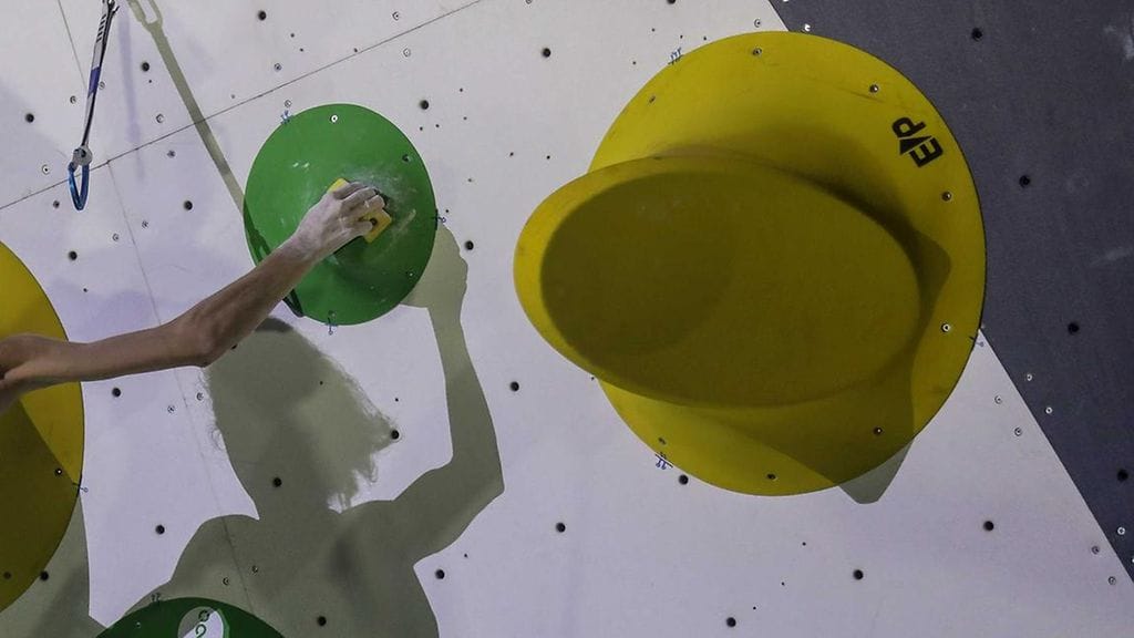 Elnaz Rekabista tuli toinen iranilainen naisurheilija, joka on kilpaillut ilman hijabia sitten vuoden 1979.