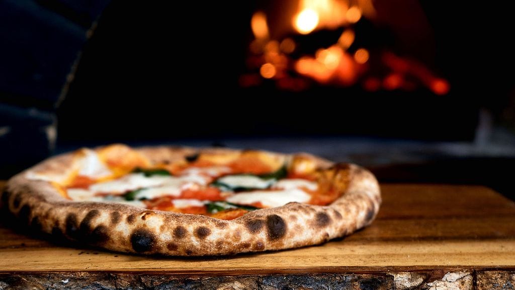 napolilainen pizza, pizzauuni