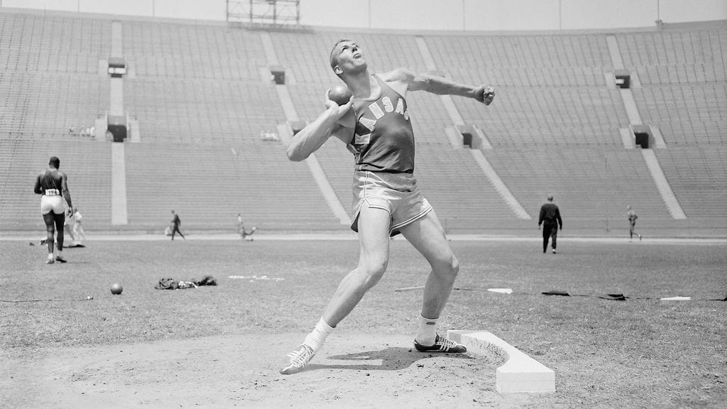 Bill Nieder loi upean kuulauran.