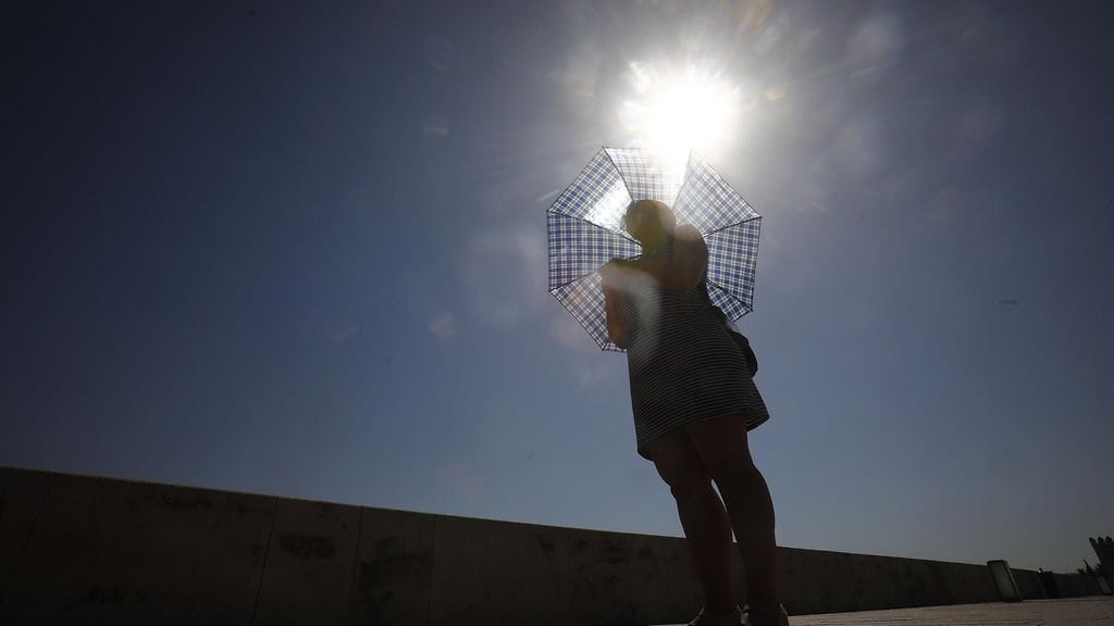 Ilmastonmuutos lisää helleaaltojen riskiä kesäkuukausina Suomessa, kertoo Ilmatieteen laitos. Kuvituskuva otettu Espanjassa.