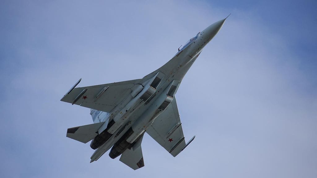 su-27 hävittäjä Venäjä AOP