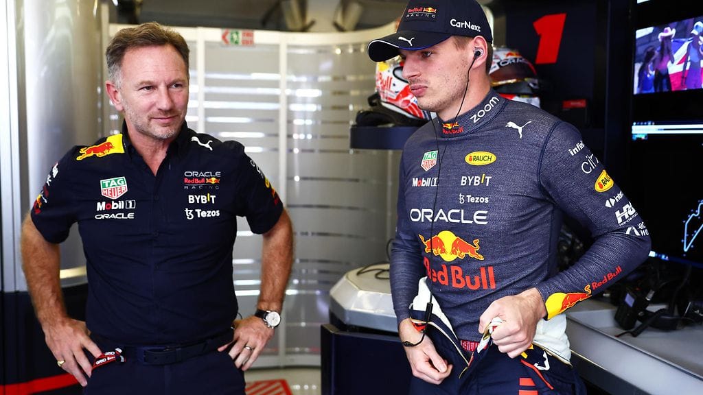 Red Bullin Christian Horner ja Max Verstappen ovat huomion keskipisteessä Austinin varikolla.