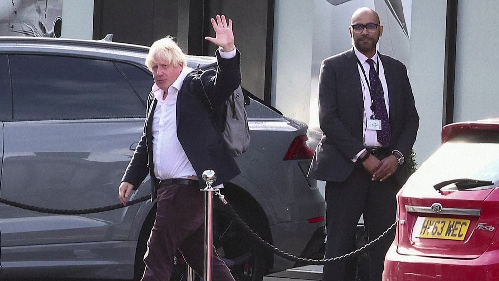 Boris Johnson saapui tänään Gatwickin kansainväliselle lentoasemalle.